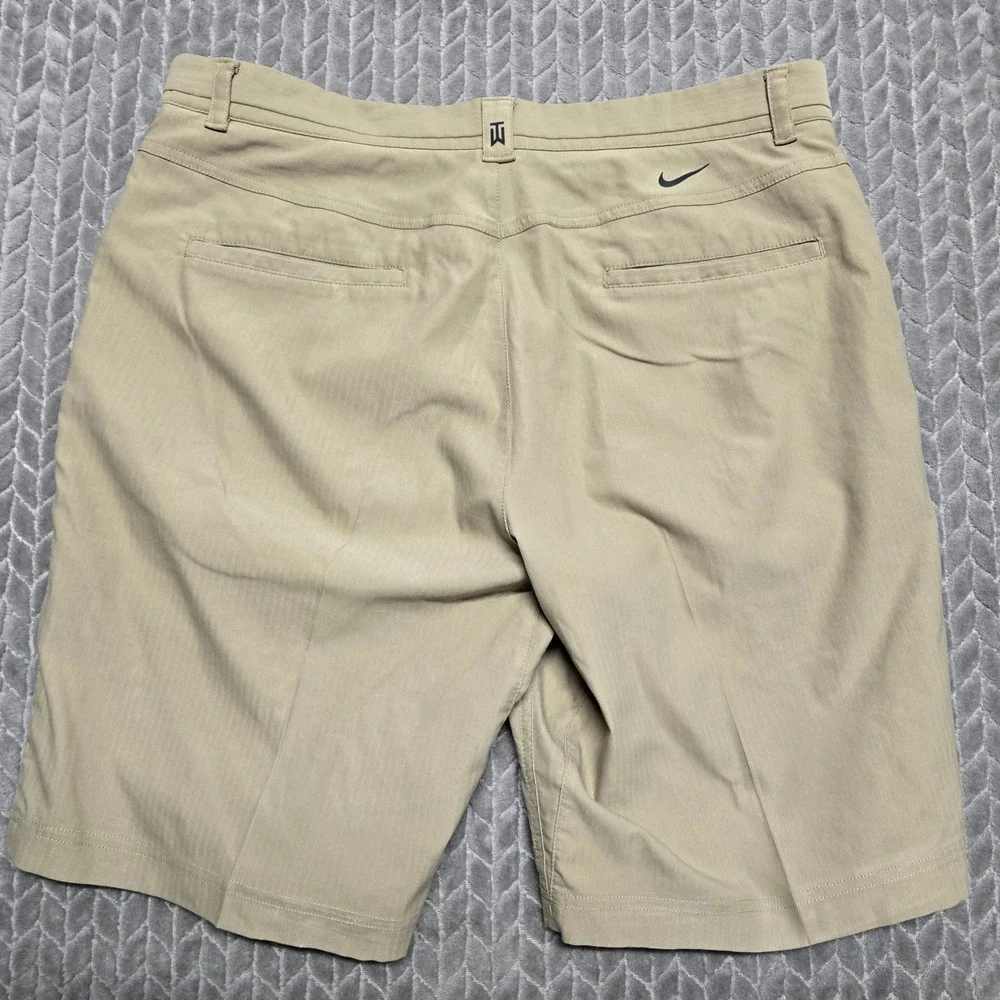 Nike Tiger‎ Woods Collection Practice Mens 33 Khaki Golf Shorts Herringbone